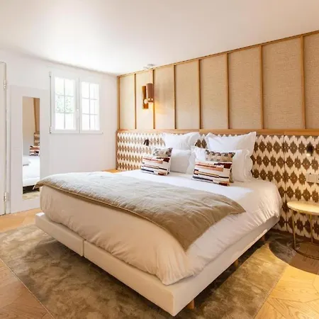 Le Quatre Saisons Et Ses 7 Somptueuses A 300 Euros Par Chambre Saint-Tropez